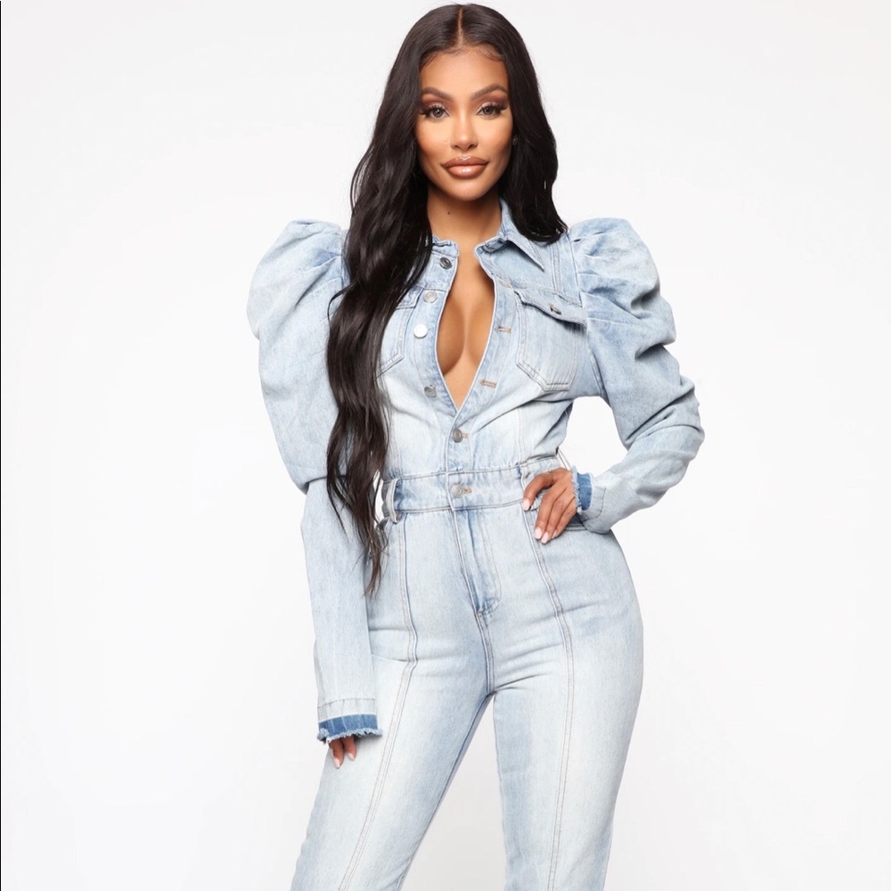 FASHION NOVA SHAKE YA SHOULDERS DENIM JUMPSUIT